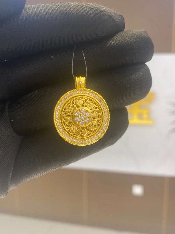 足金999 轻奢时尚可旋转罗盘黄金吊坠