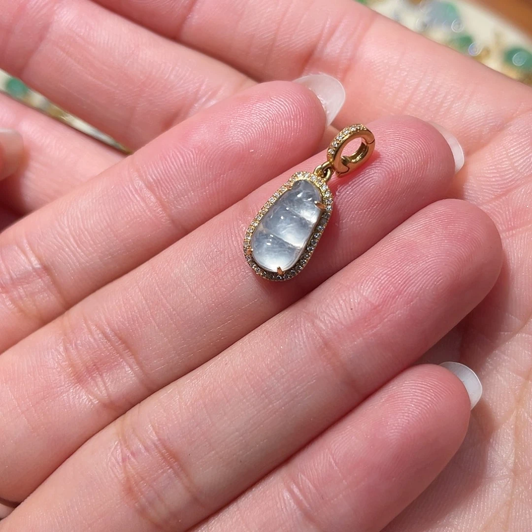 翡翠吊坠(不含链)18K金镶嵌