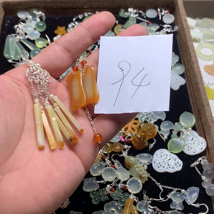 蛇纹石玉合金耳钉苧*