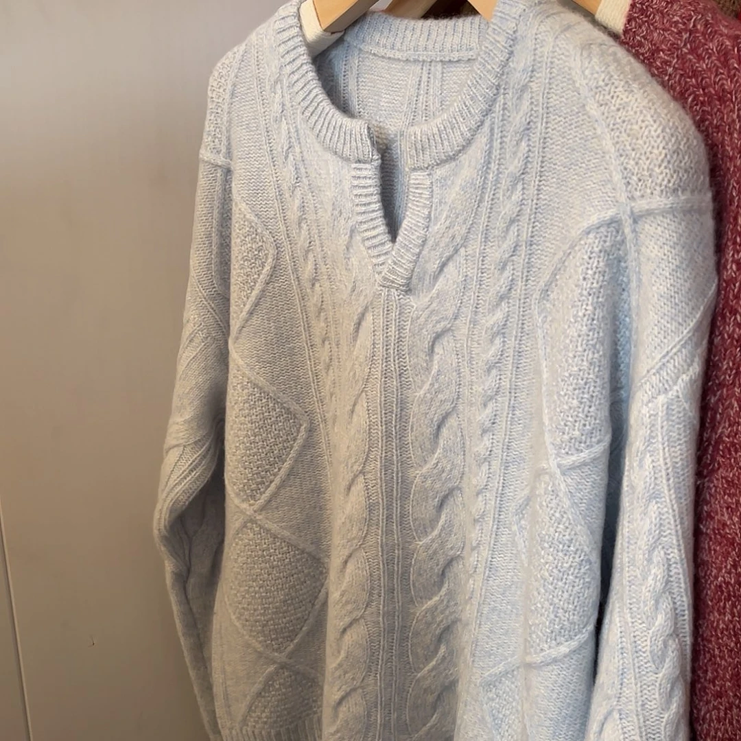 善***生剪刀领 花纱 羊绒衫 淡蓝色