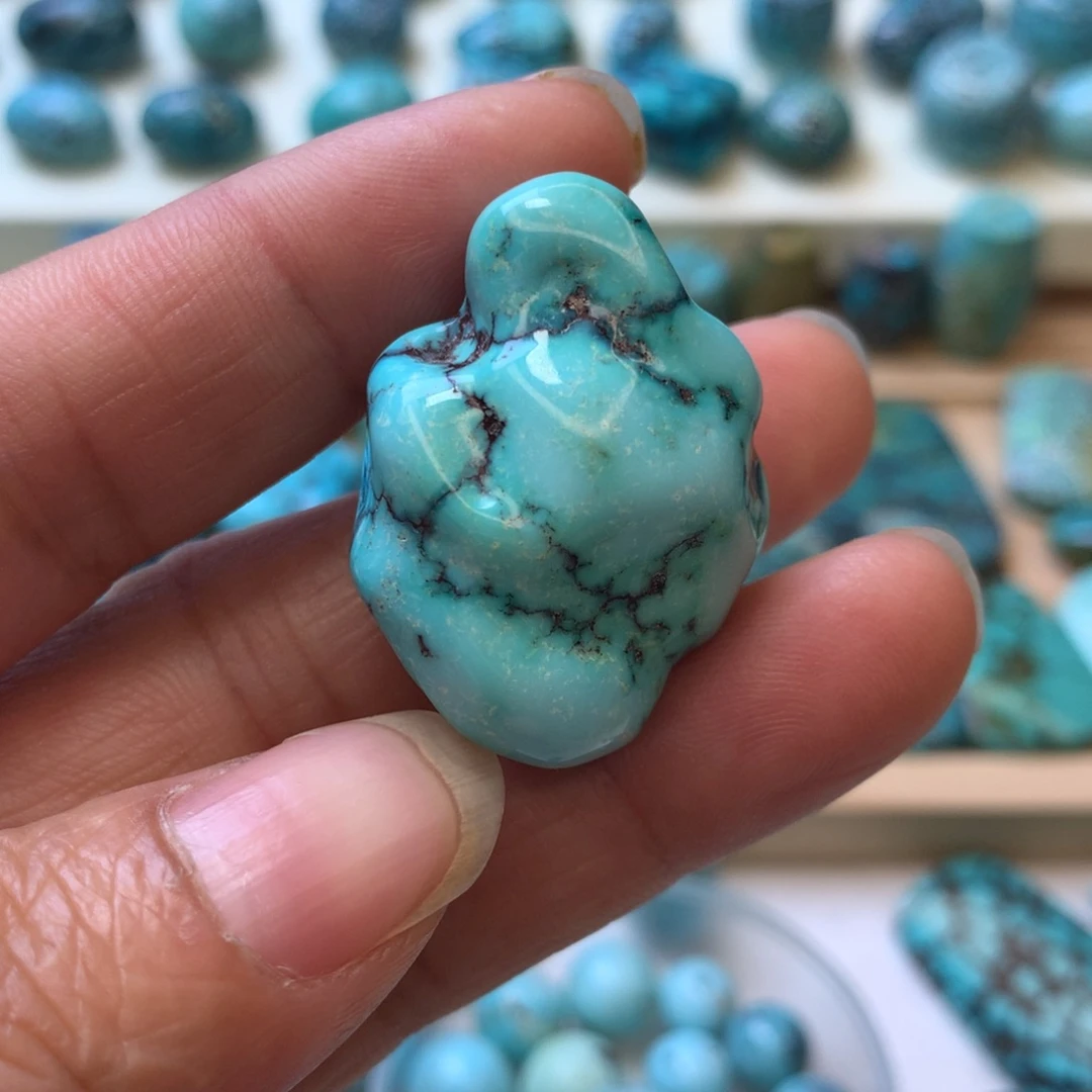 绿松石未镶嵌珠宝奇石