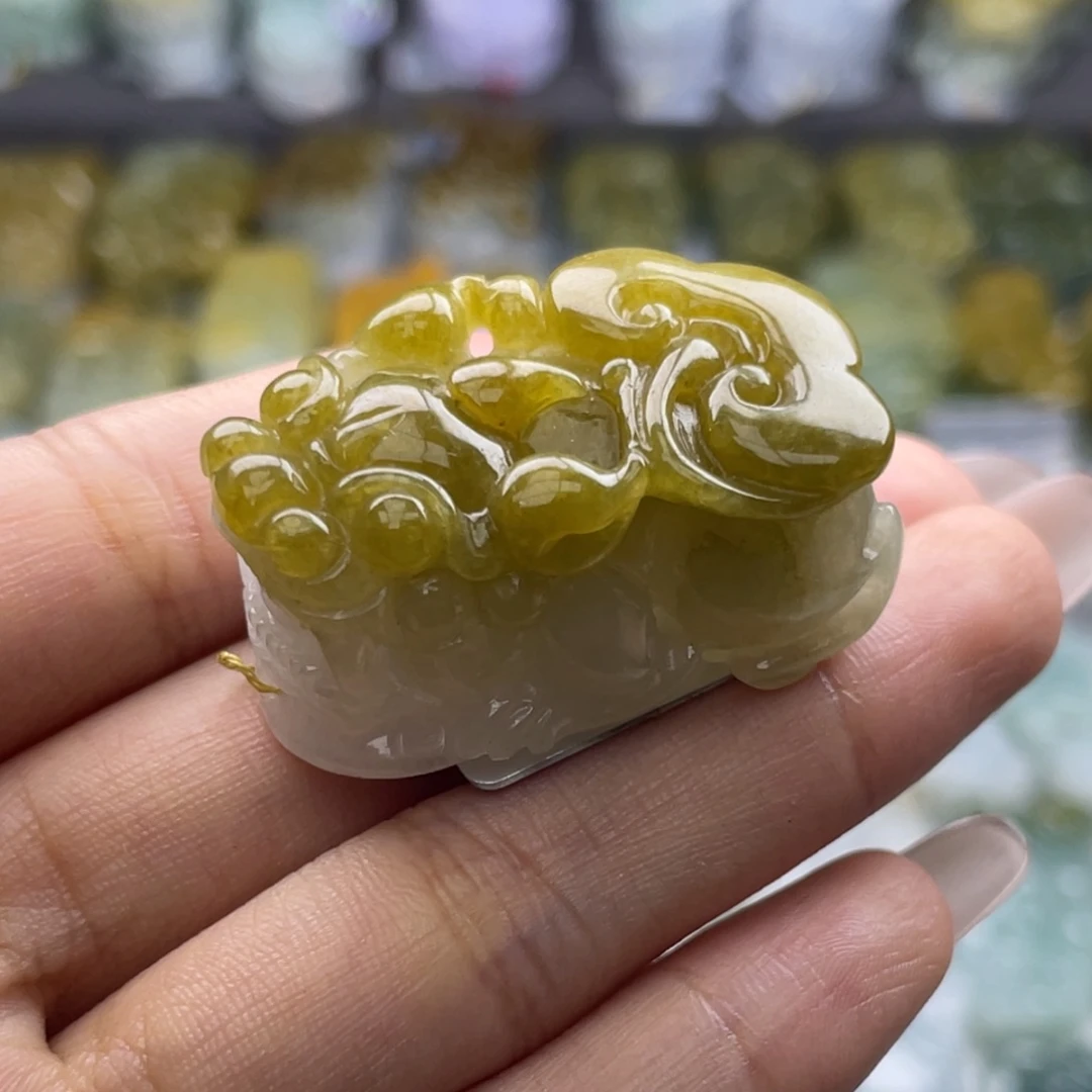 颈饰未镶嵌翡翠貔貅