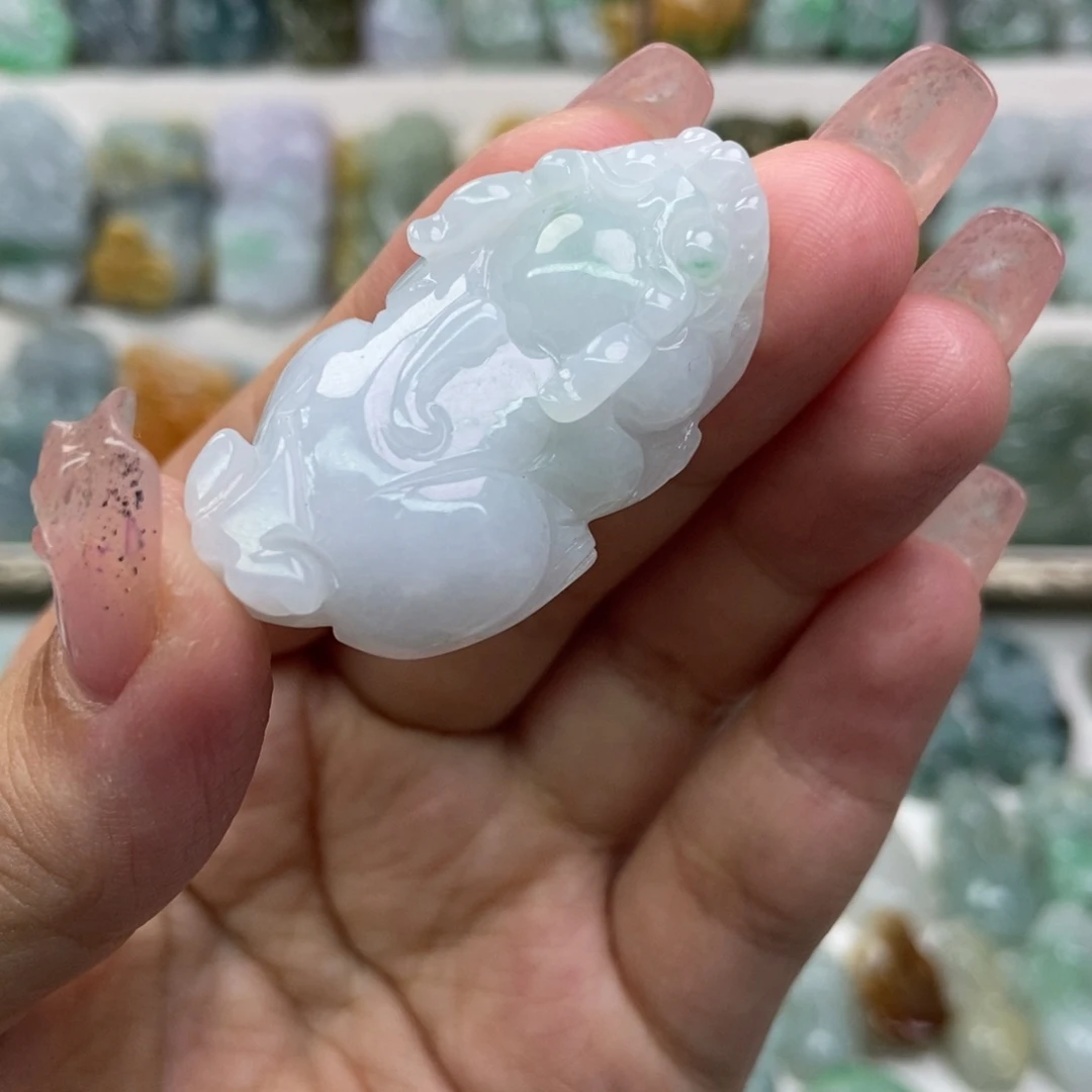 翡翠未镶嵌吊坠(赠链)