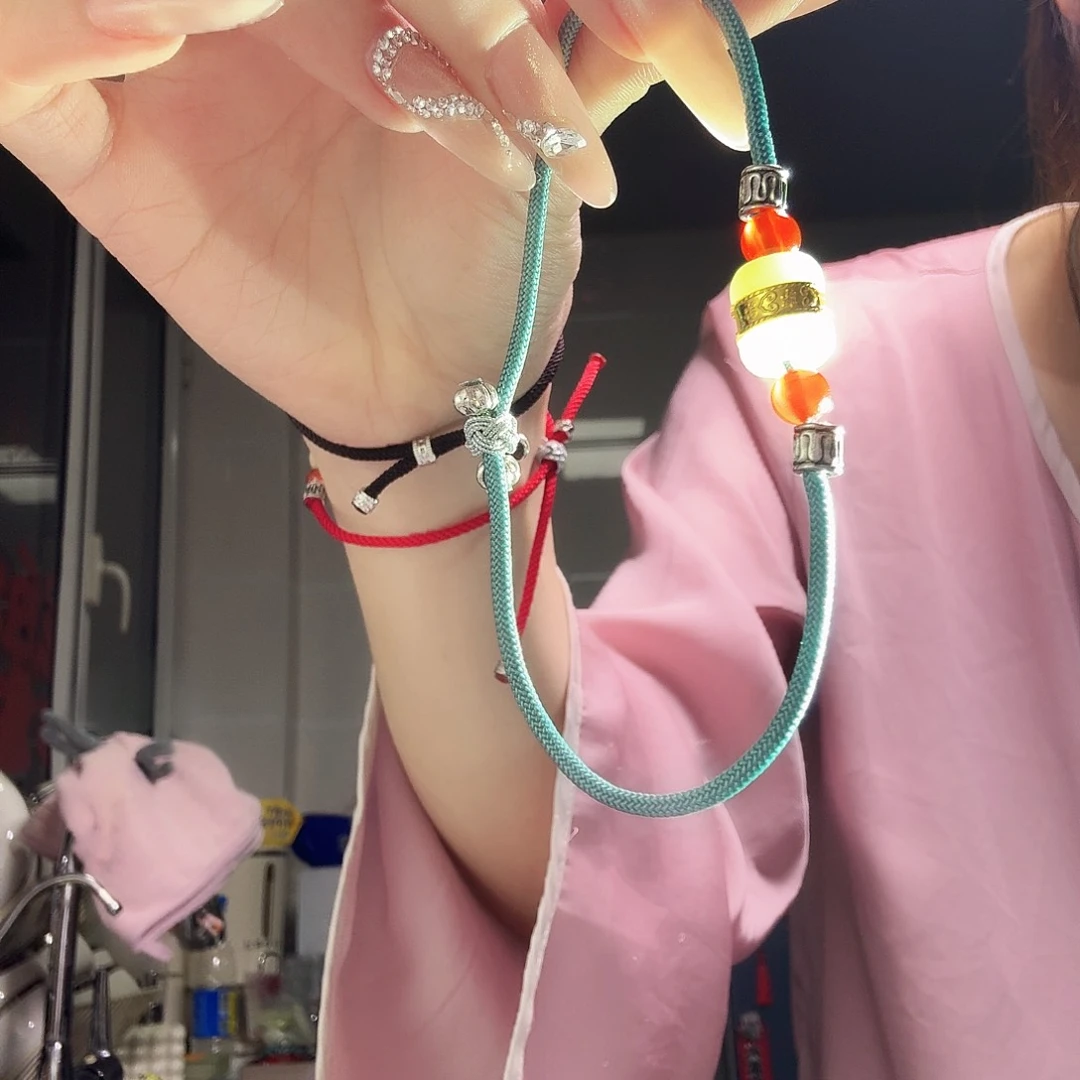 和田玉路路通蓝色18K金镶嵌