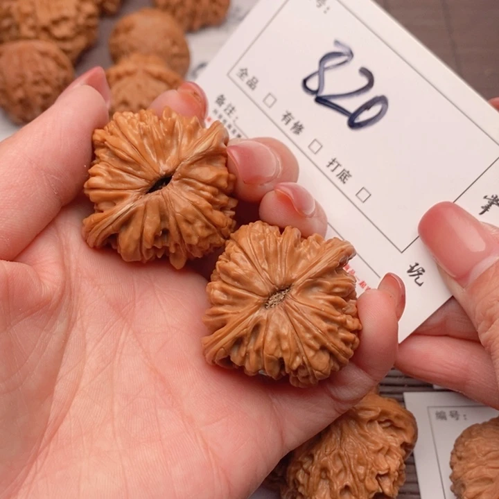 文玩核桃吊坠40楼子820