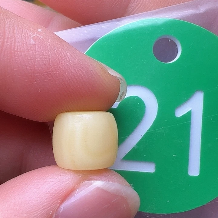 蜜蜡裸石未镶嵌10m m