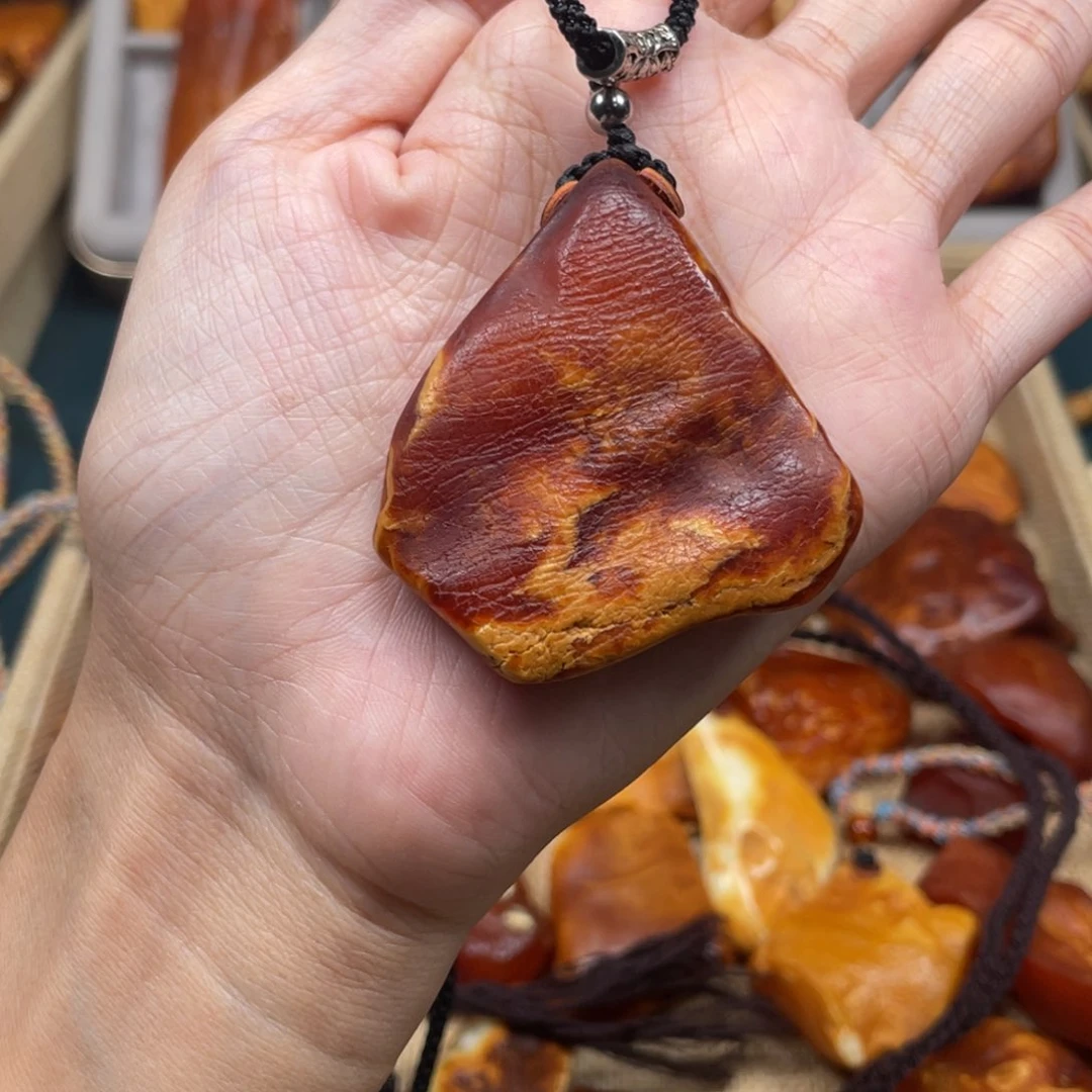 未镶嵌琥珀珠宝奇石