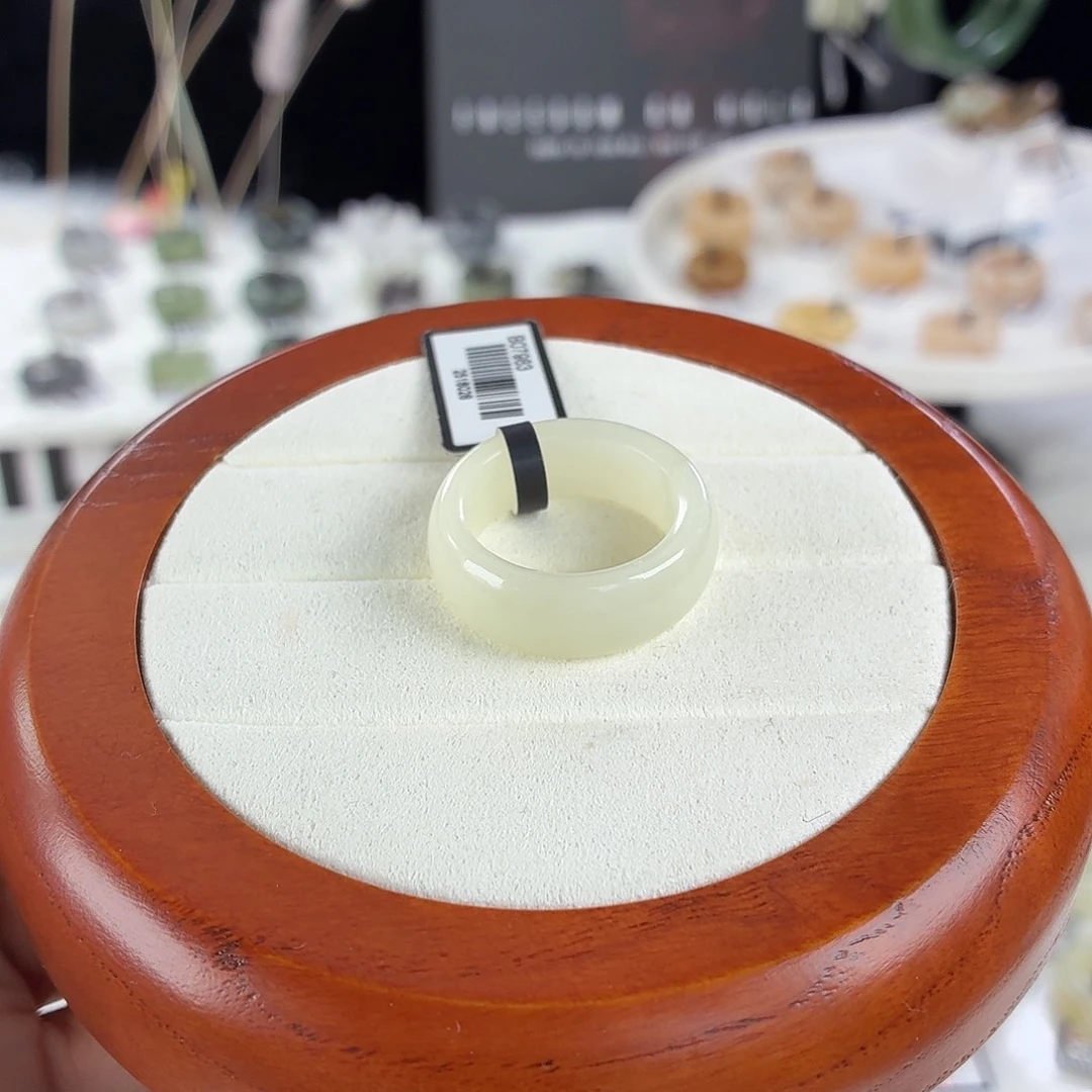 和田玉未镶嵌戒指i148暖白轮胎18.9不退换