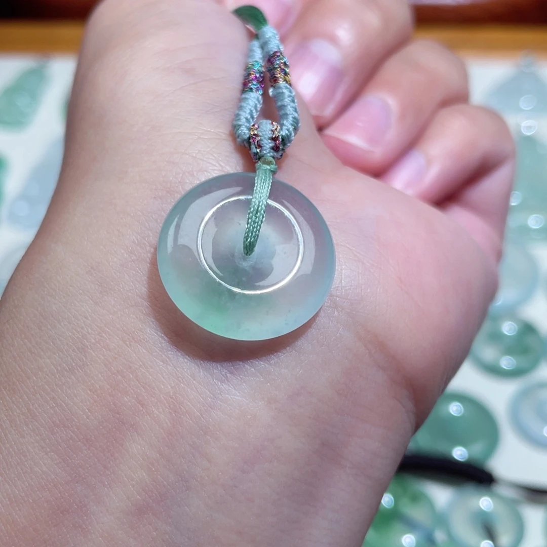 翡翠未镶嵌颈饰扣子