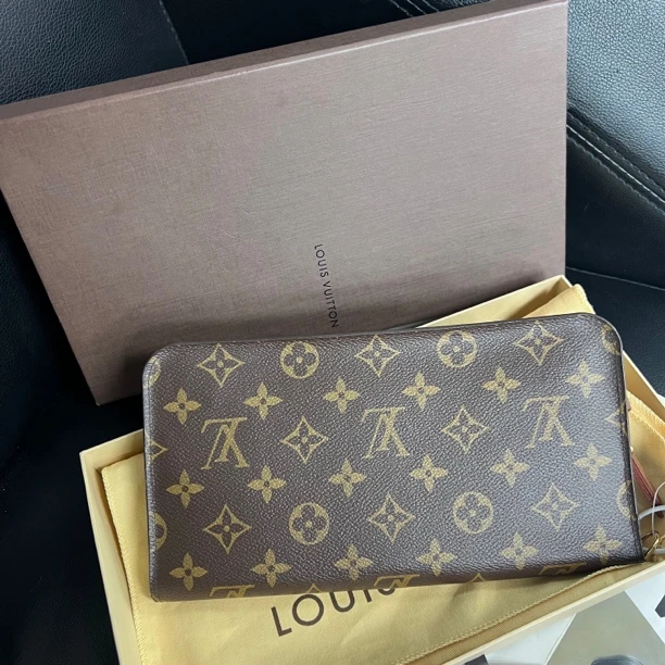 95新 LouisVuitton/路易威登 捐金沉珠/老花钱包