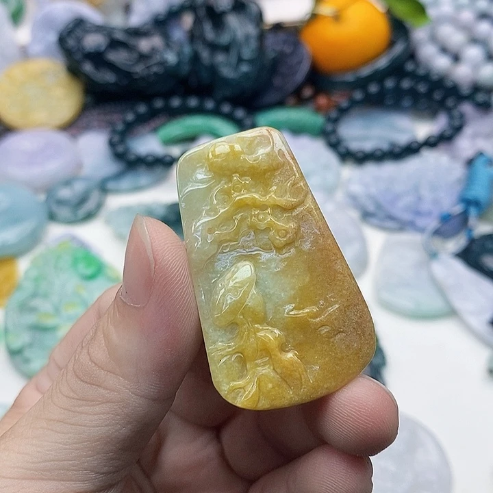 翡翠未镶嵌颈饰翡翠