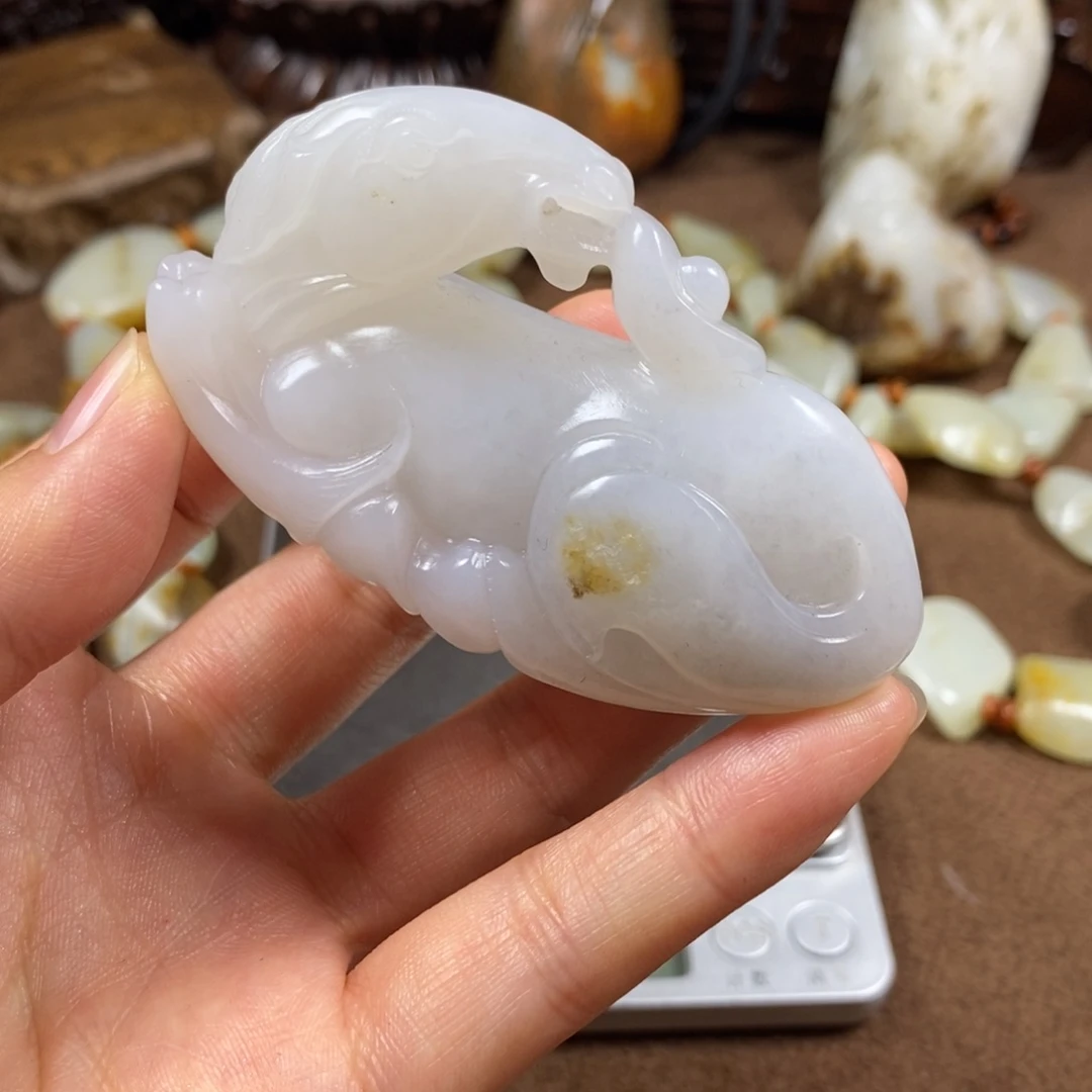 和田玉未镶嵌把件