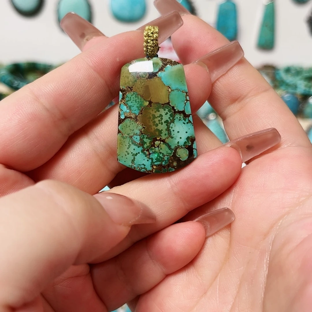 【闪购商品】未镶嵌绿松石珠宝奇石