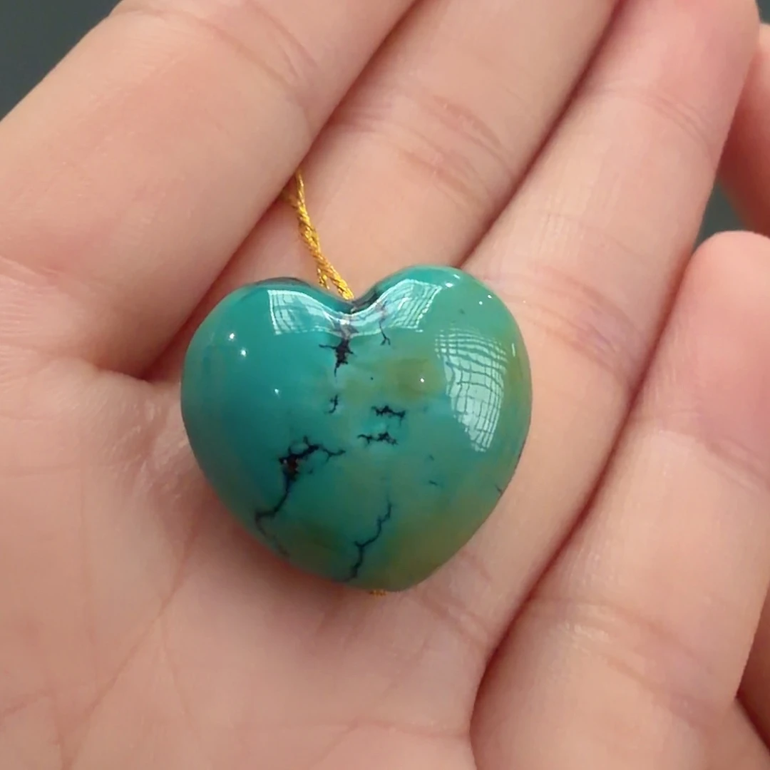 绿松石未镶嵌颈饰