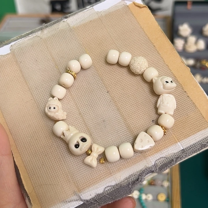 猛犸搭配多宝手串穿好