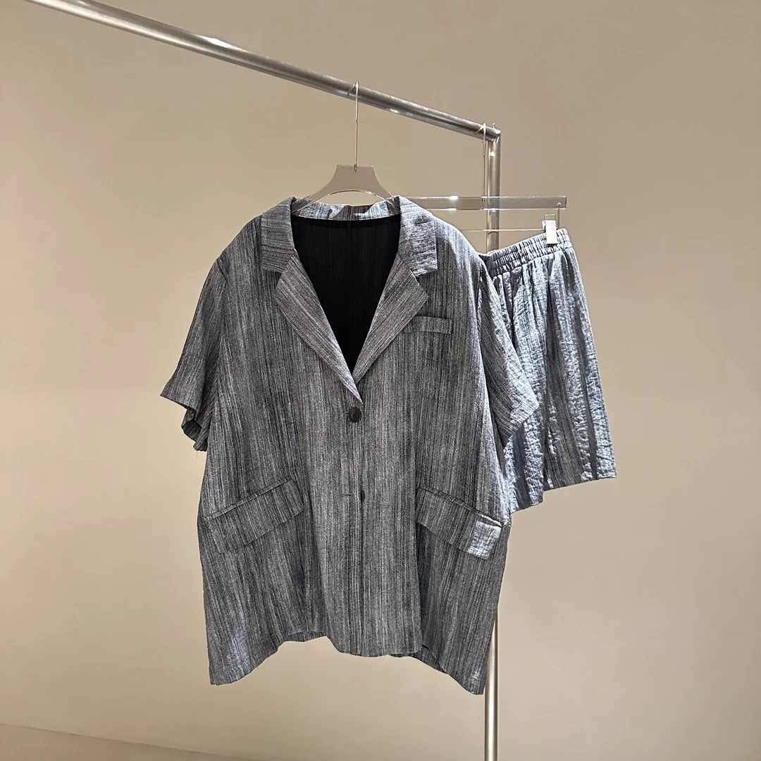 胡贰样「西装套装」大版春夏款休闲宽松西装短裤套装25173