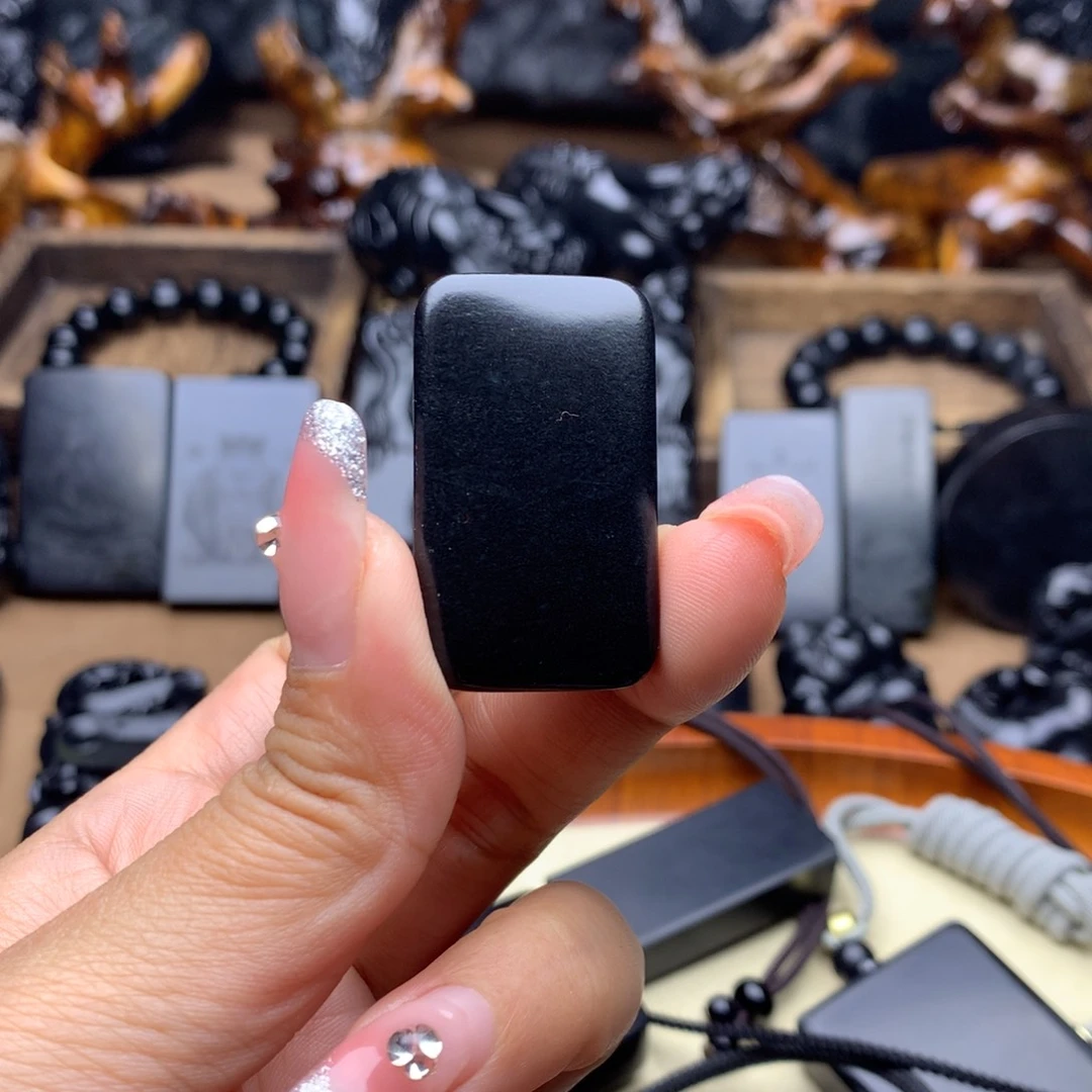 和田玉（墨玉）手链未镶嵌张***）