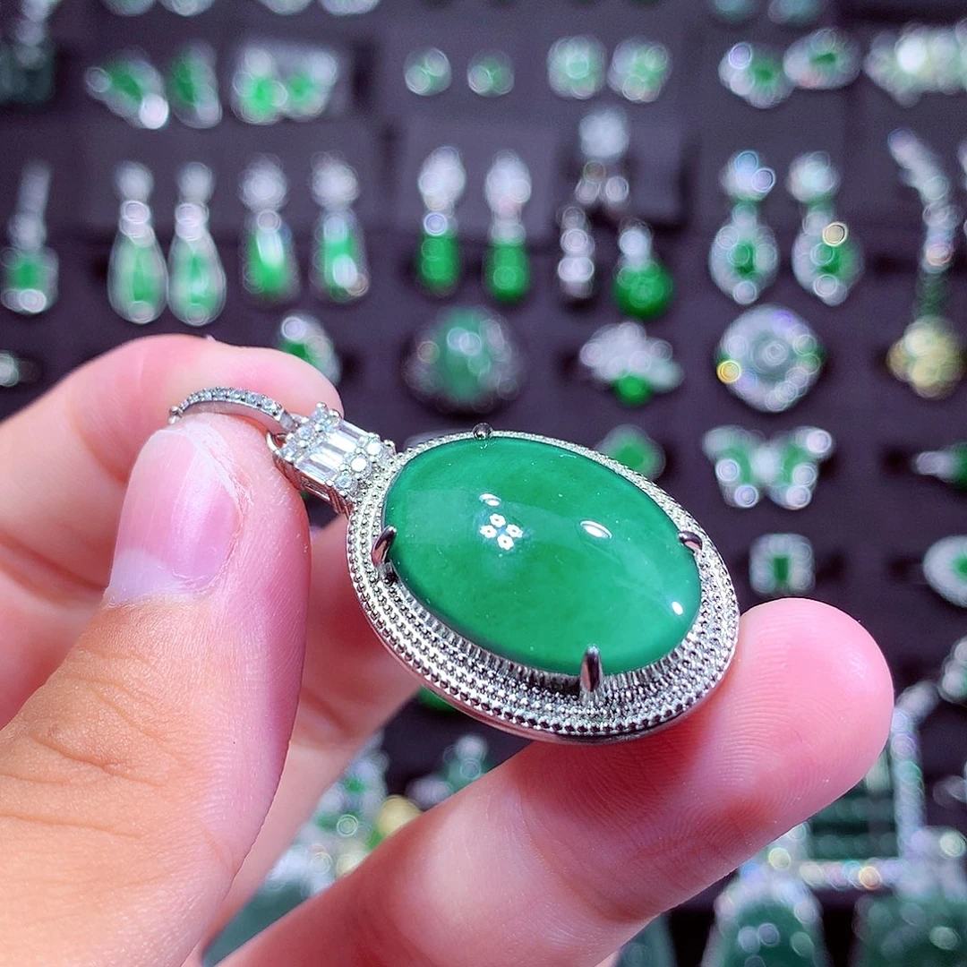 颈饰未镶嵌翡翠天然