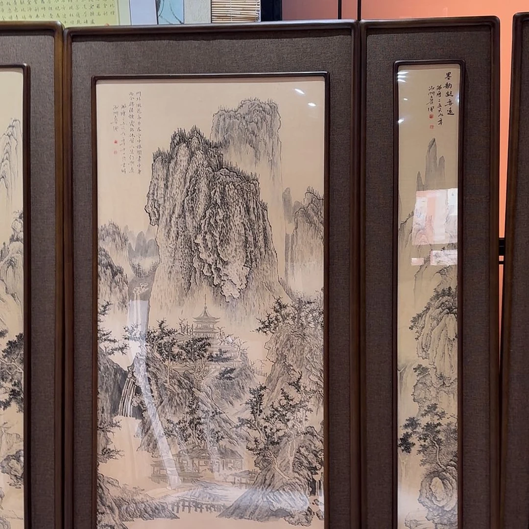 丫***丫国画真人手绘作品