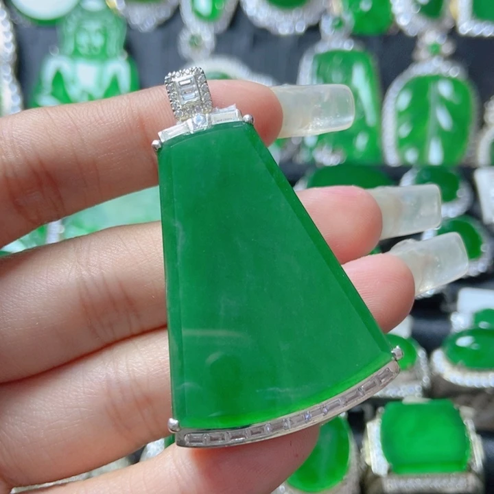 翡翠颈饰银S925镶嵌         