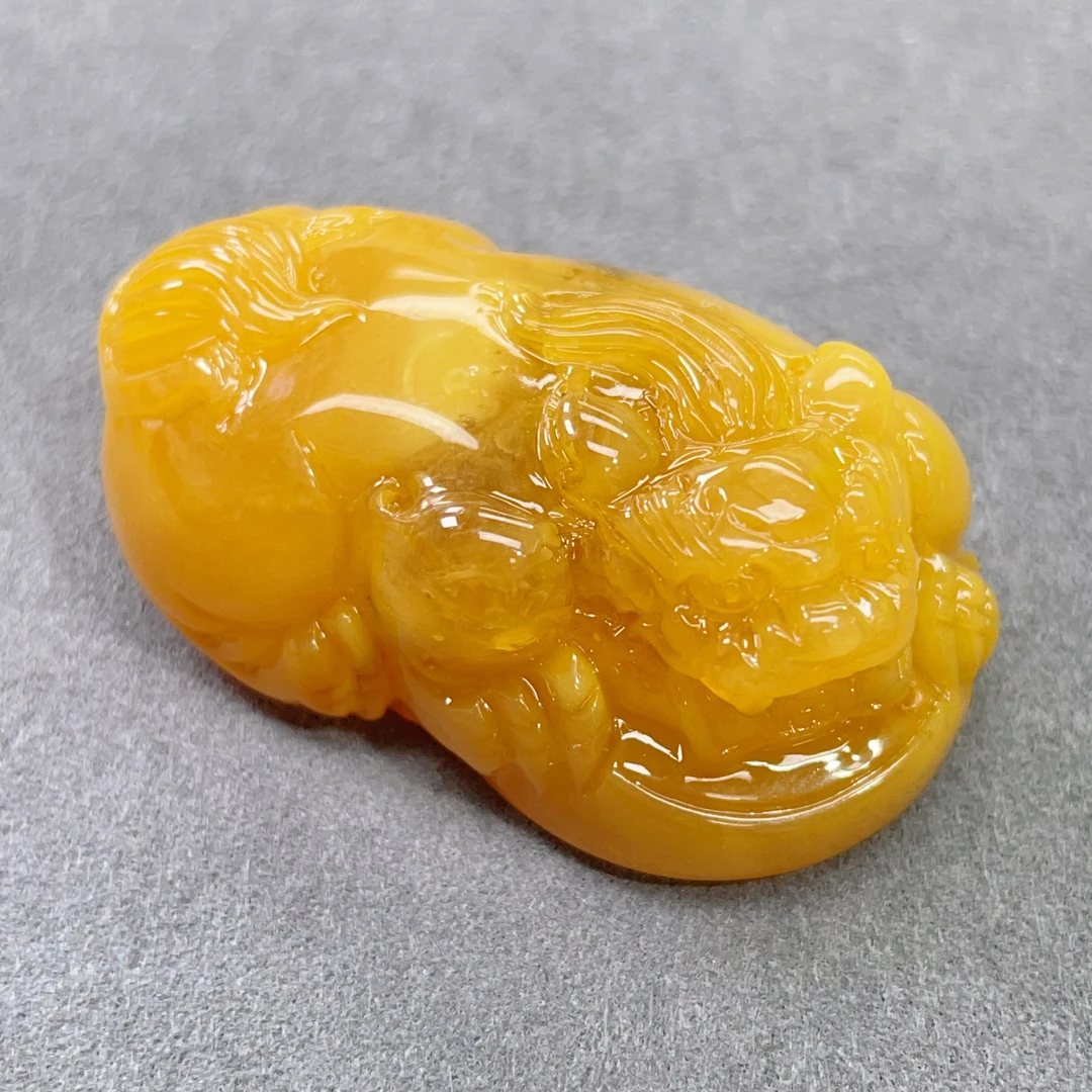 蜜糖色满蜡瑕疵蜜蜡貔貅吊坠41×24×18（1446号）