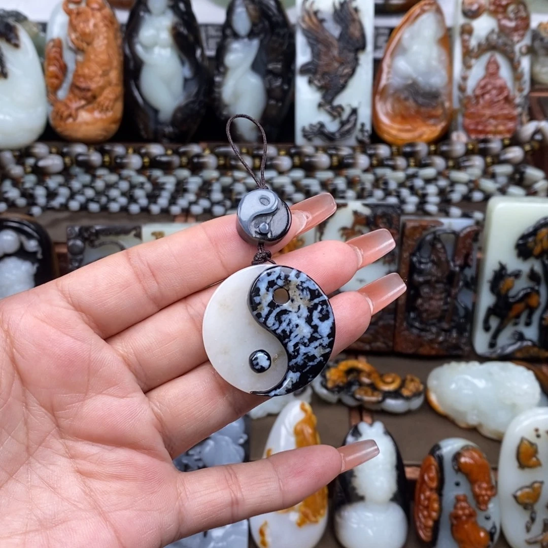 颈饰未镶嵌和田玉