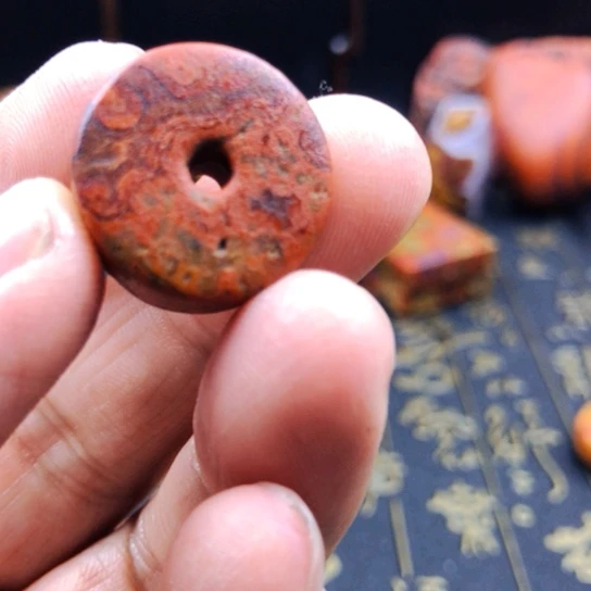 炒***虾玛瑙/玉髓未镶嵌挂件