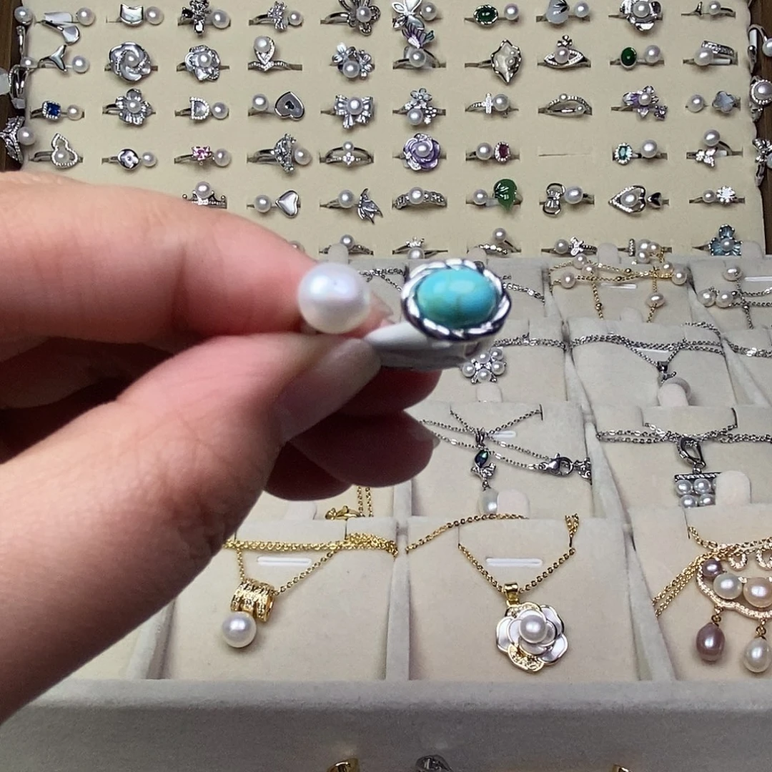 淡水珍珠银S925镶嵌耳饰