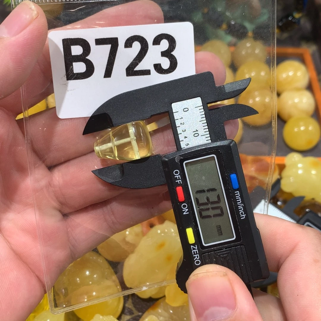 未镶嵌琥珀珠宝奇石