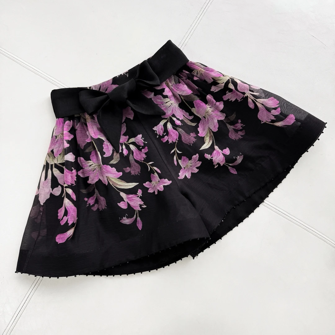 黑色鸢尾花订珠短裤