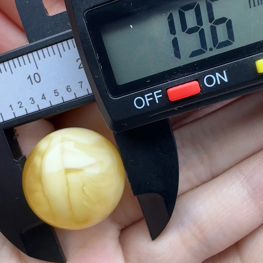 蜜蜡未镶嵌裸石微瑕溶洞圆珠