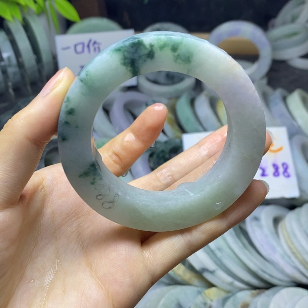 定制翡翠未镶嵌手镯