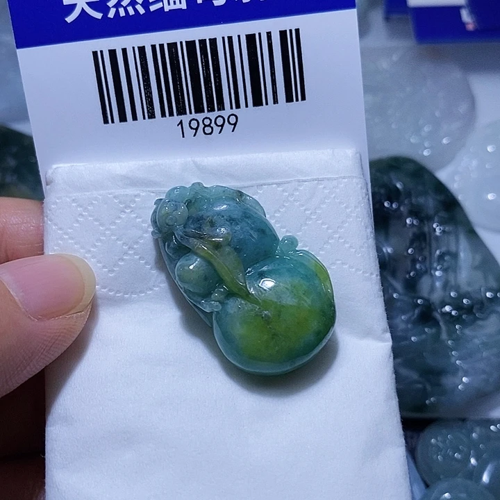 颈饰未镶嵌翡翠天光墟翡翠市场现金代购