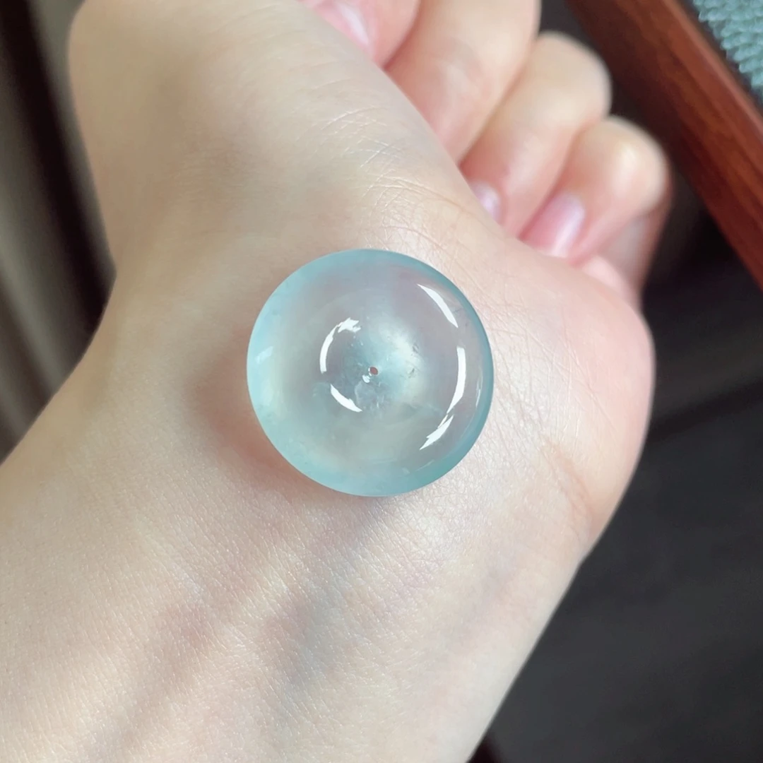 翡翠颈饰未镶嵌今***么扣子
