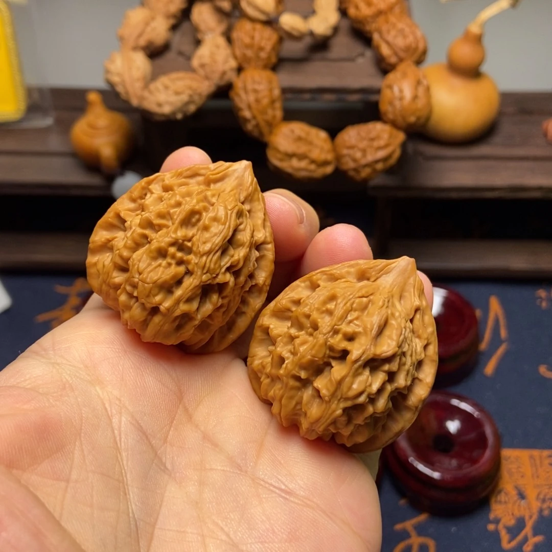 文玩核桃把件全品凹底火麒麟尺寸36