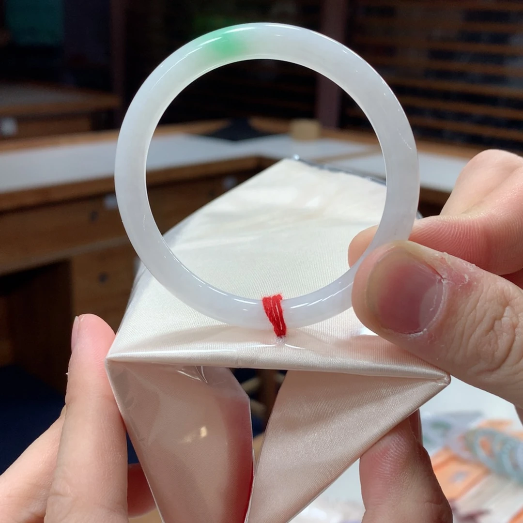 翡翠手镯未镶嵌买断