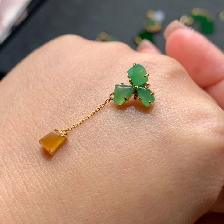 翡翠颈饰18K金镶嵌J****g翡翠