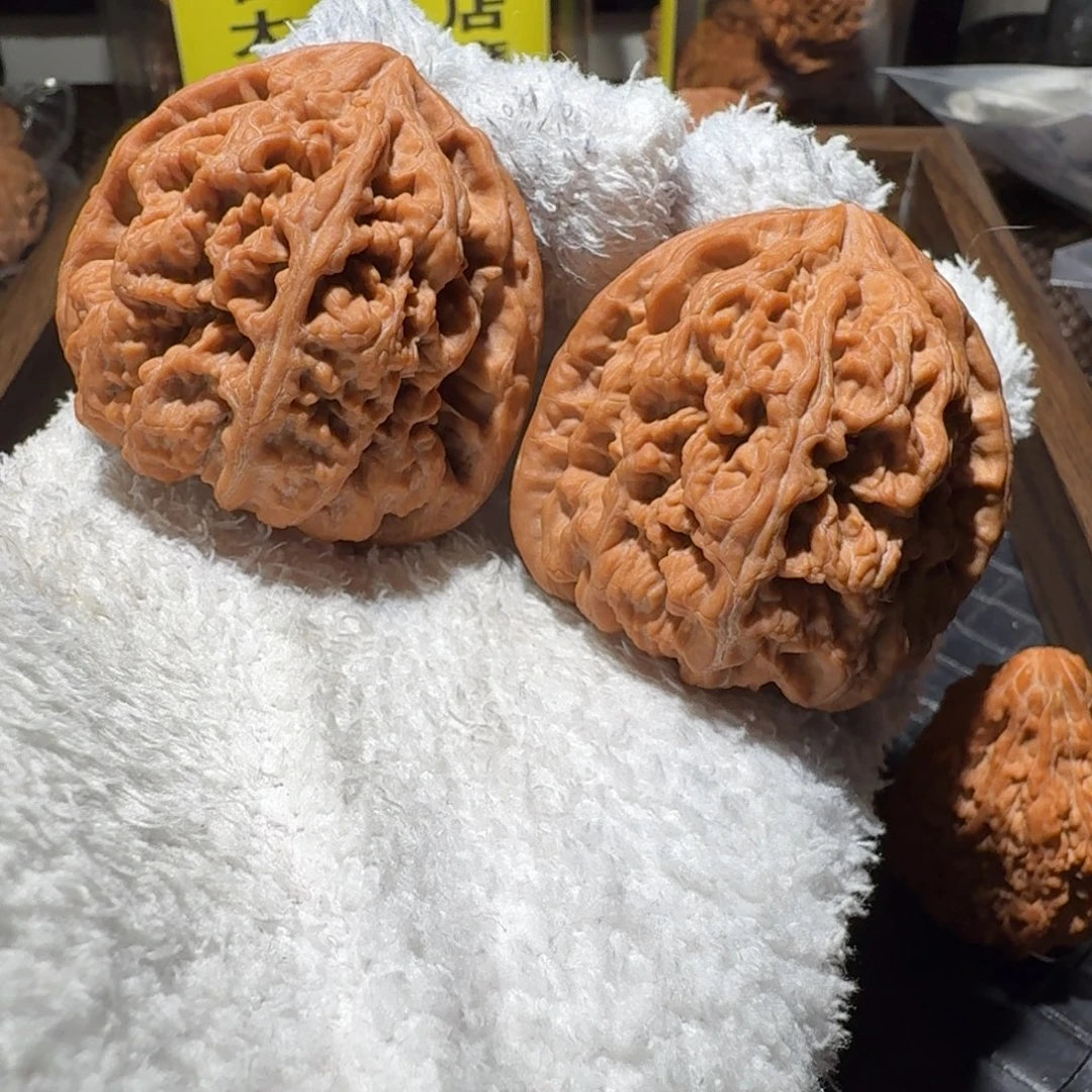 禹***电文玩核桃吊坠42全品粗筋