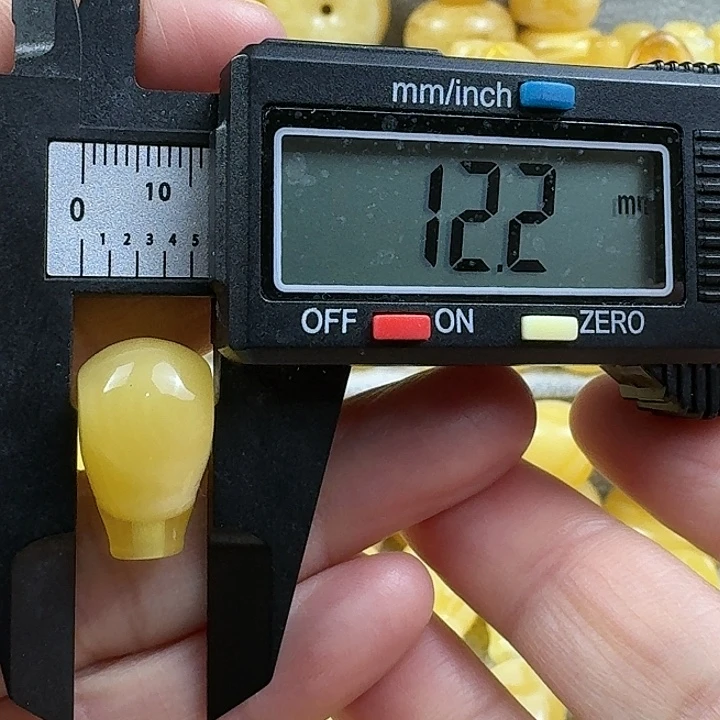 蜜蜡未镶嵌裸石45杂