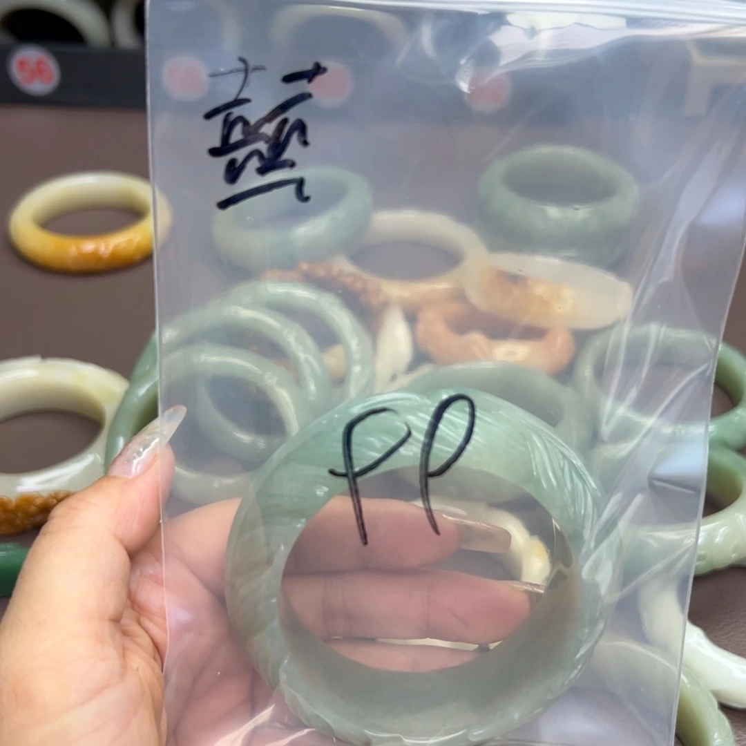 石英质玉手镯未镶嵌?****࿐
