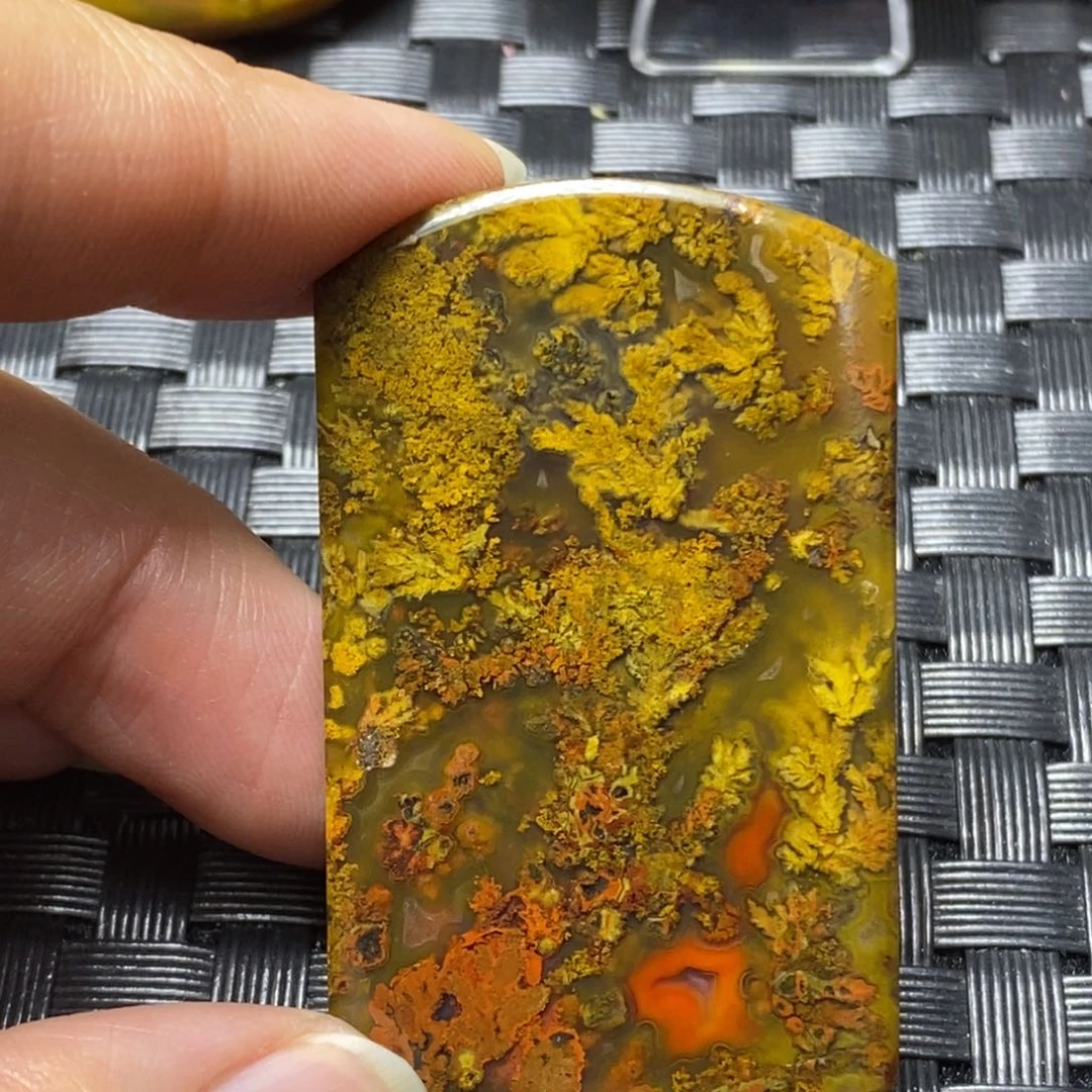 玛瑙/玉髓颈饰未镶嵌霹****箭