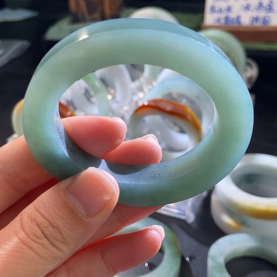 昭***愿未镶嵌翡翠手镯定制翡翠