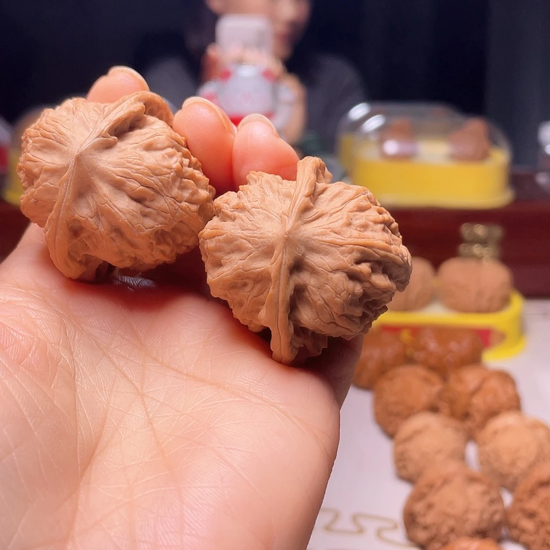 冰***山吊坠文玩核桃野狼