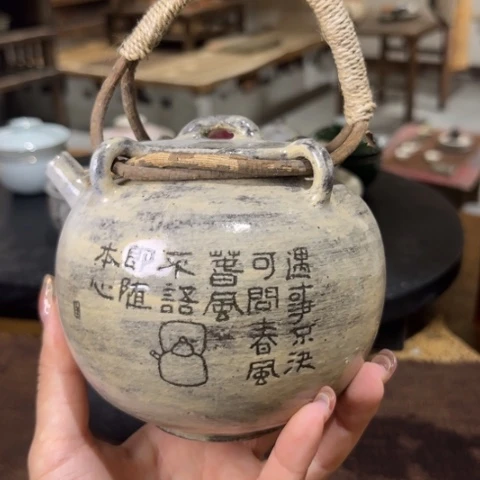 景德镇鱼和熊手工陶艺