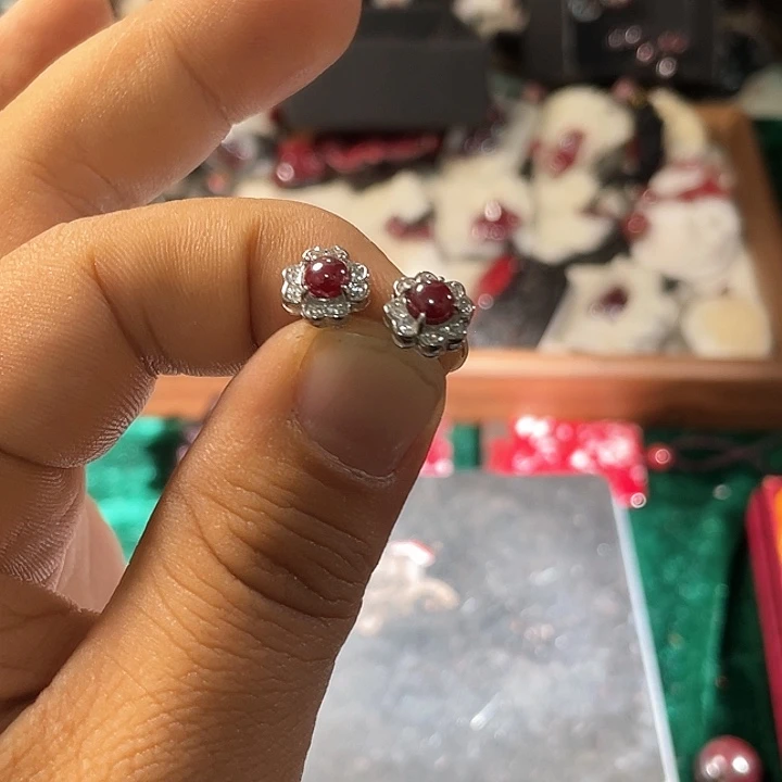 天然辰砂原石首饰