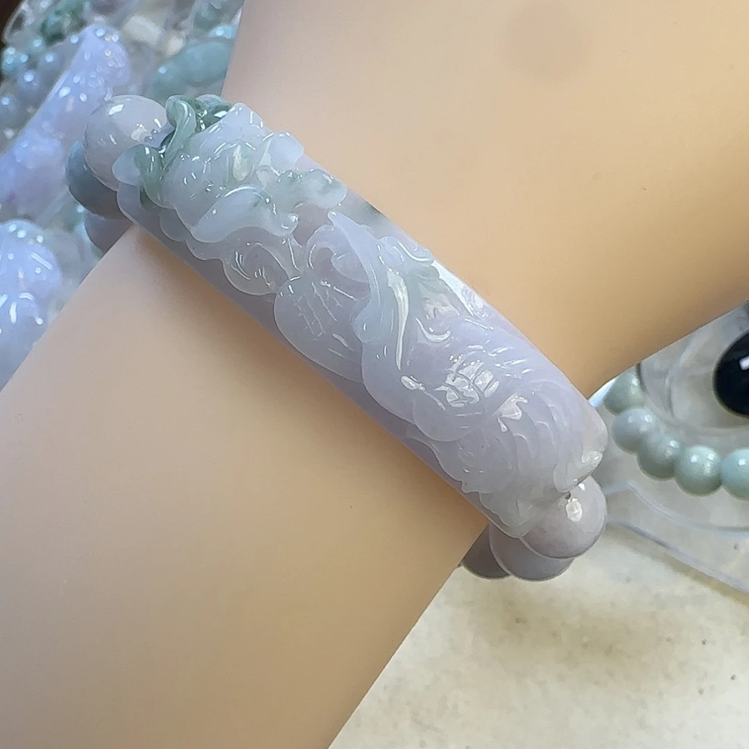 翡翠未镶嵌颈饰手牌