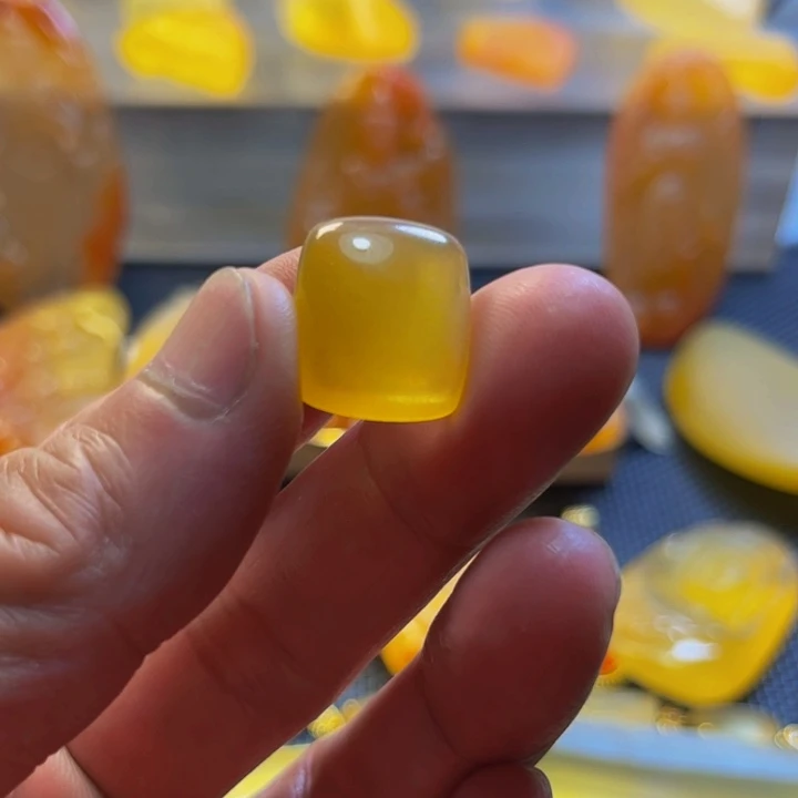 石英质玉未镶嵌颈饰完**暴