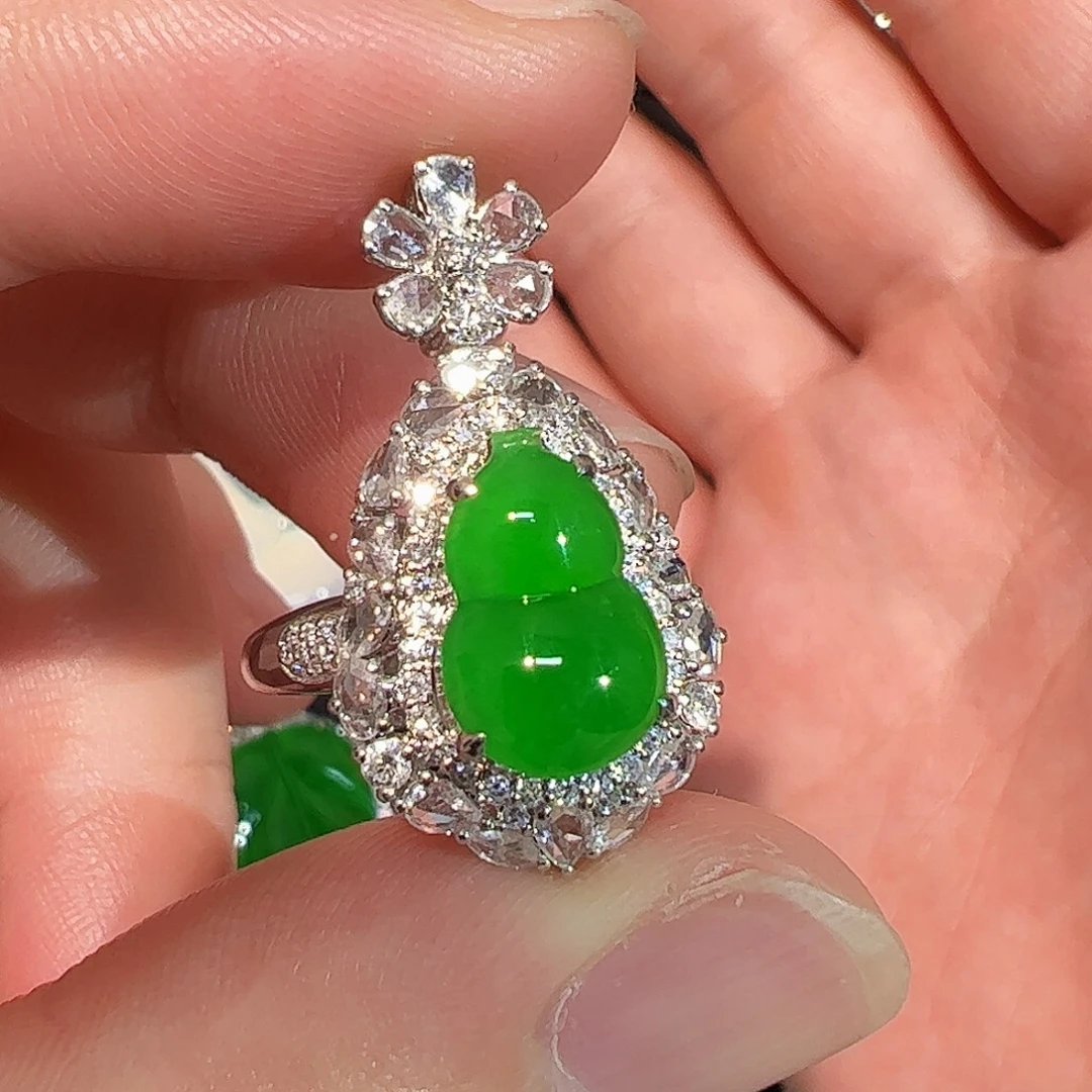 翡翠18K金镶嵌颈饰两用款葫芦