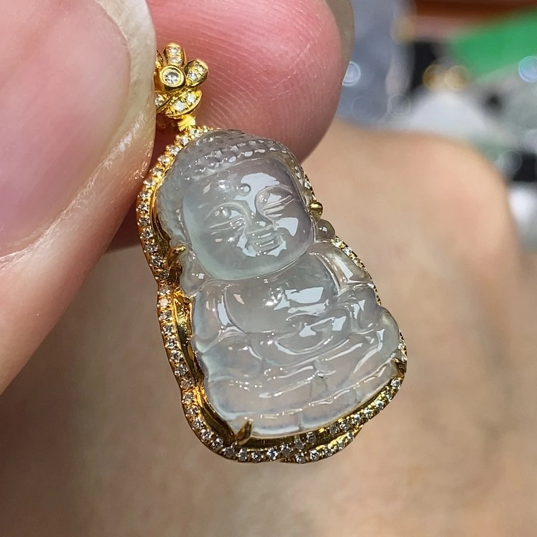 翡翠颈饰18K金镶嵌宝宝佛