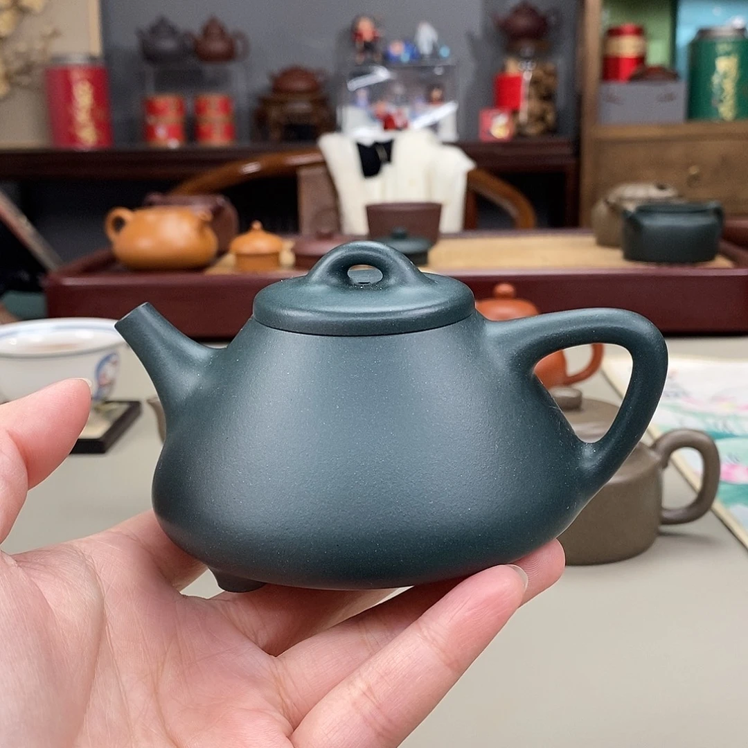 紫砂茶壶某国绿子冶石瓢半手200cc